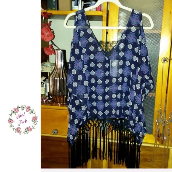 New in✨gorgeous top cut out sleeve lace and tassel - Picture 2 of 7